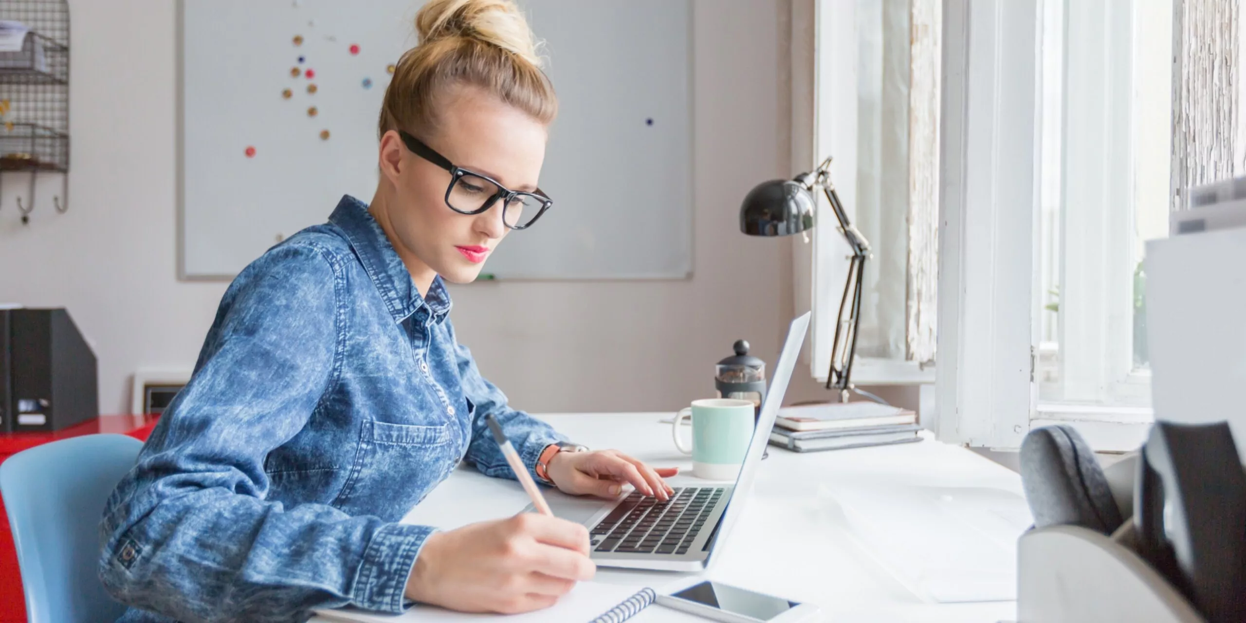 AI in commerce: Essential use cases for B2B and B2C - IBM Blog