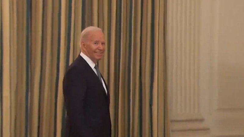 Biden Flashes Sh*t-Eating Grin to Reporters Asking if Trump is a Political Prisoner