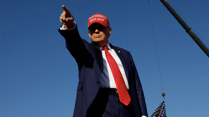 Breaking: CNN Admits Trump Facing Political Persecution — Sunday Night Live