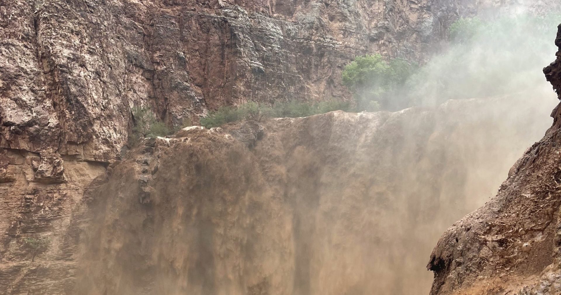 Search and Rescue Crews Enter Second Day Scouring Grand Canyon as Missing Hiker Fails to Turn Up