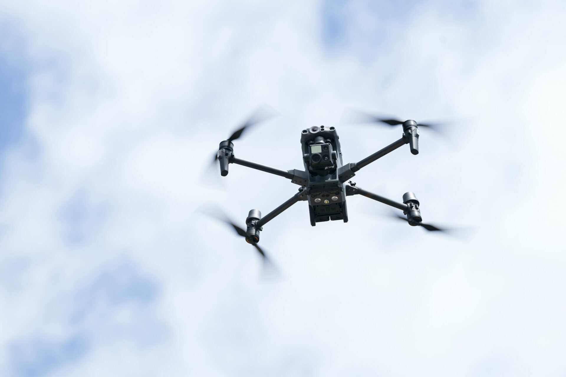 WATCH: Drone Saves Toddler Lost in Cornfield – It’s a MIRACLE! – Herald Posts