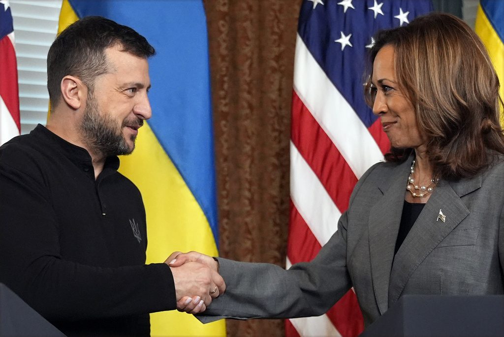 Zelensky signals peace deal conditions amid Russian battlefield advances