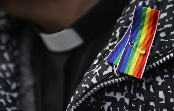 British lawmaker urges CofE to back same-sex marriages | Church & Ministries