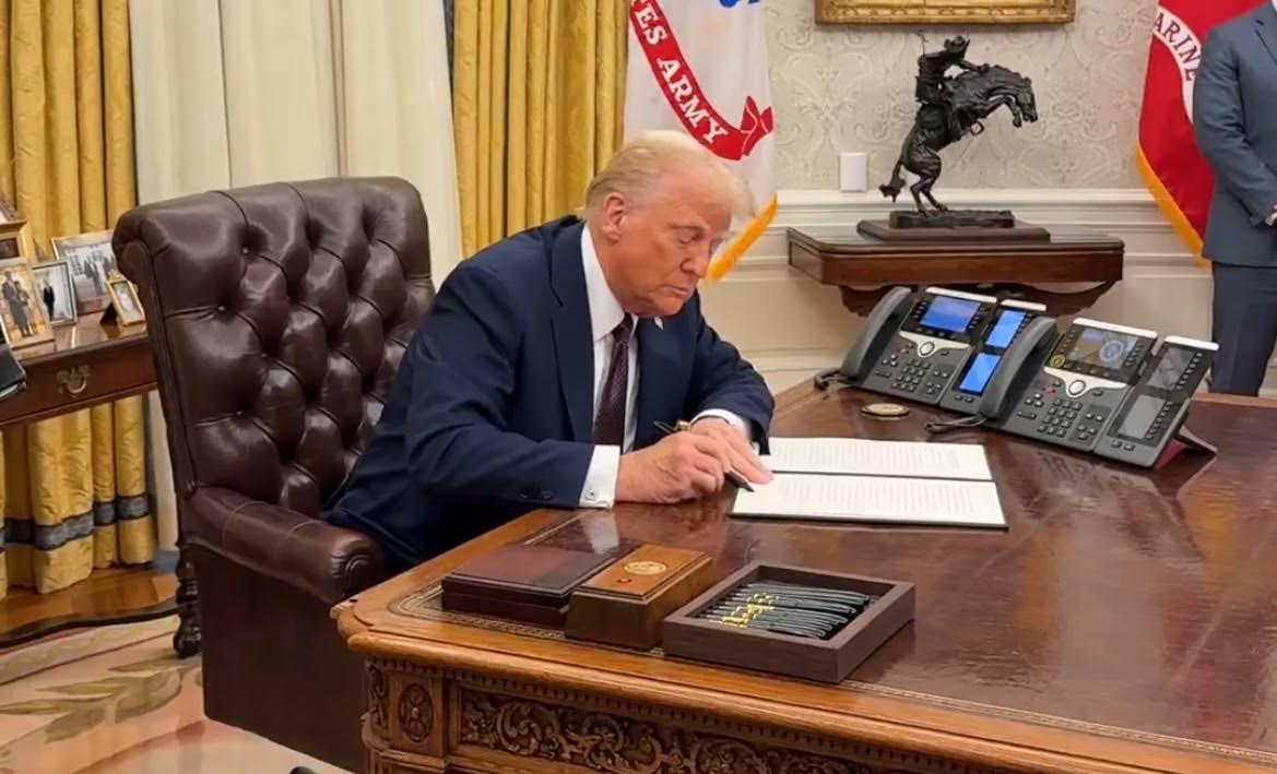 BREAKING UPDATE: President Trump Pardons Pro-Life Activists Jailed By Biden Regime For Peacefully Protesting Abortion Clinic (VIDEO) | The Gateway Pundit | by Cristina Laila